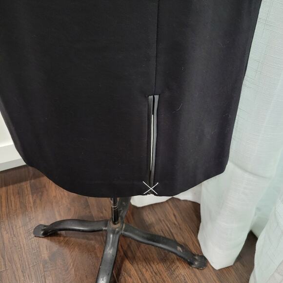 Talbots Tipped Ponte Sheath Dress Jewel Neckline Size 10 - Picture 6 of 11